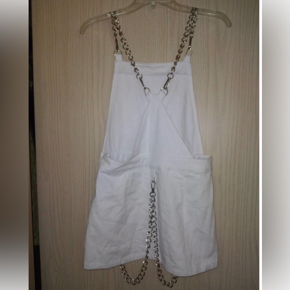 Carmar Denim NWT White Denim Overall (NWT
Skirt Dress with Chains Size Sm - Picture 3 of 5